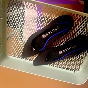 Rothy’s- The Point in Black size 8.5. Great condition.